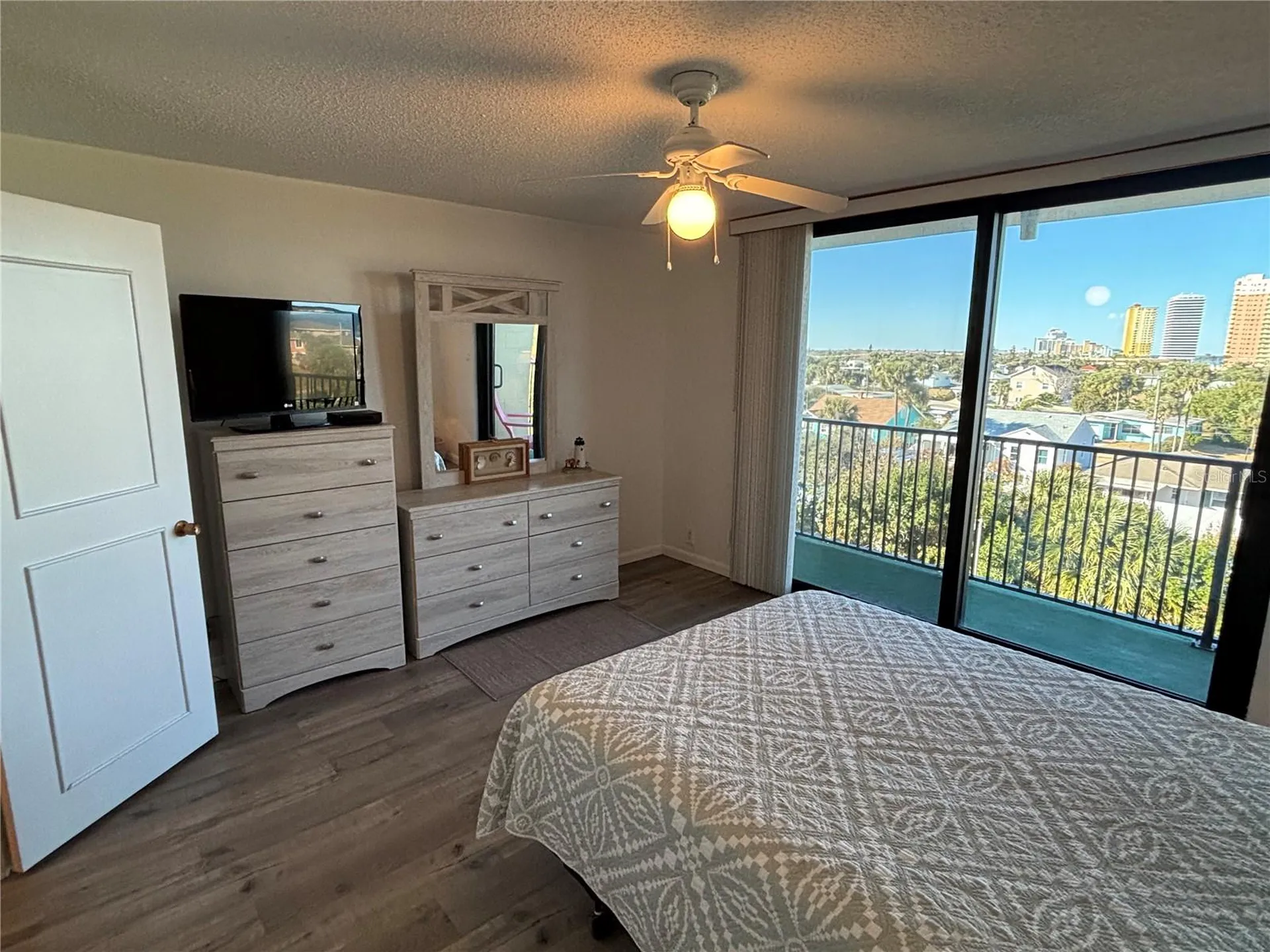 1437 N Atlantic Avenue Daytona Beach FL 32118