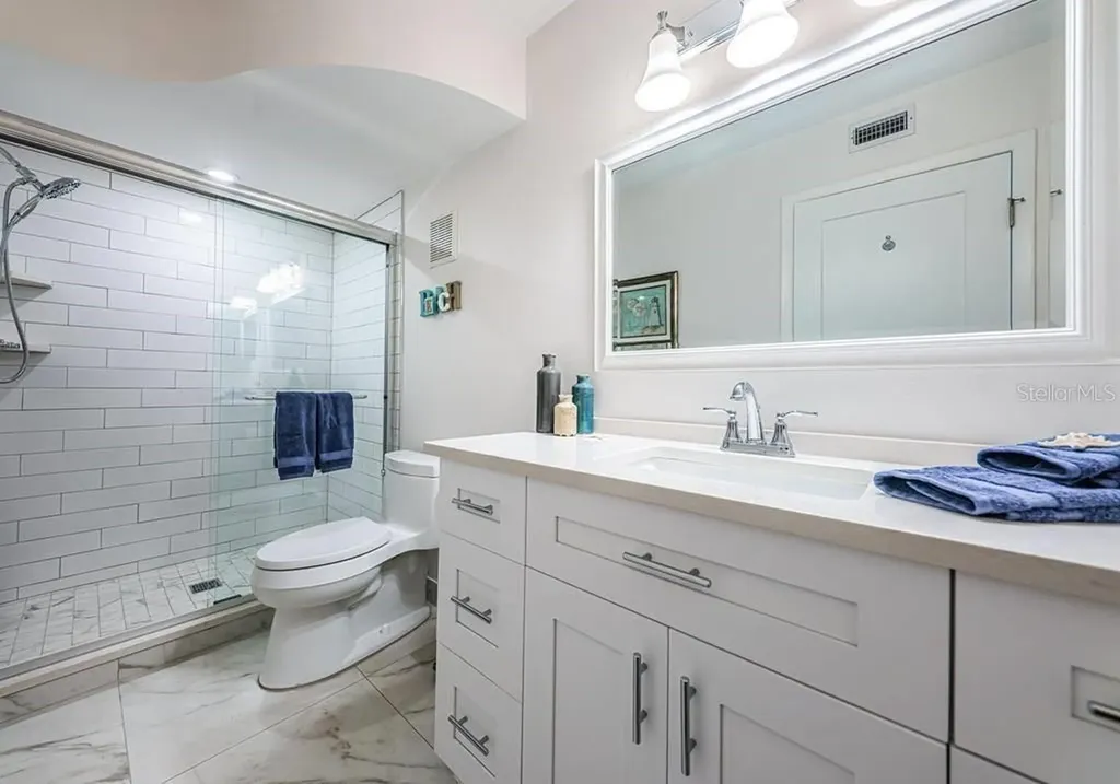 6083 Bahia Del Mar Circle St Petersburg FL 33715