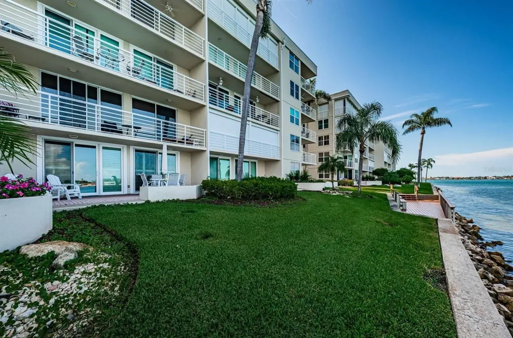 6083 Bahia Del Mar Circle St Petersburg FL 33715