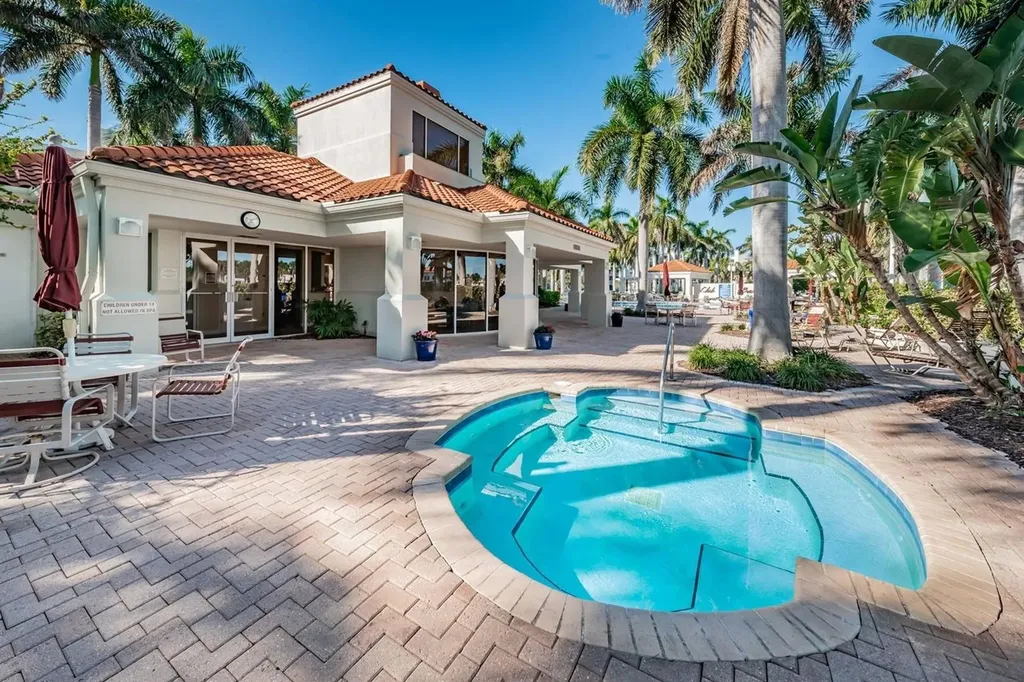 6083 Bahia Del Mar Circle St Petersburg FL 33715