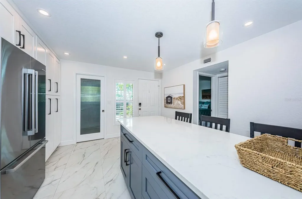 6083 Bahia Del Mar Circle St Petersburg FL 33715