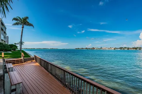 6083 Bahia Del Mar Circle St Petersburg FL 33715