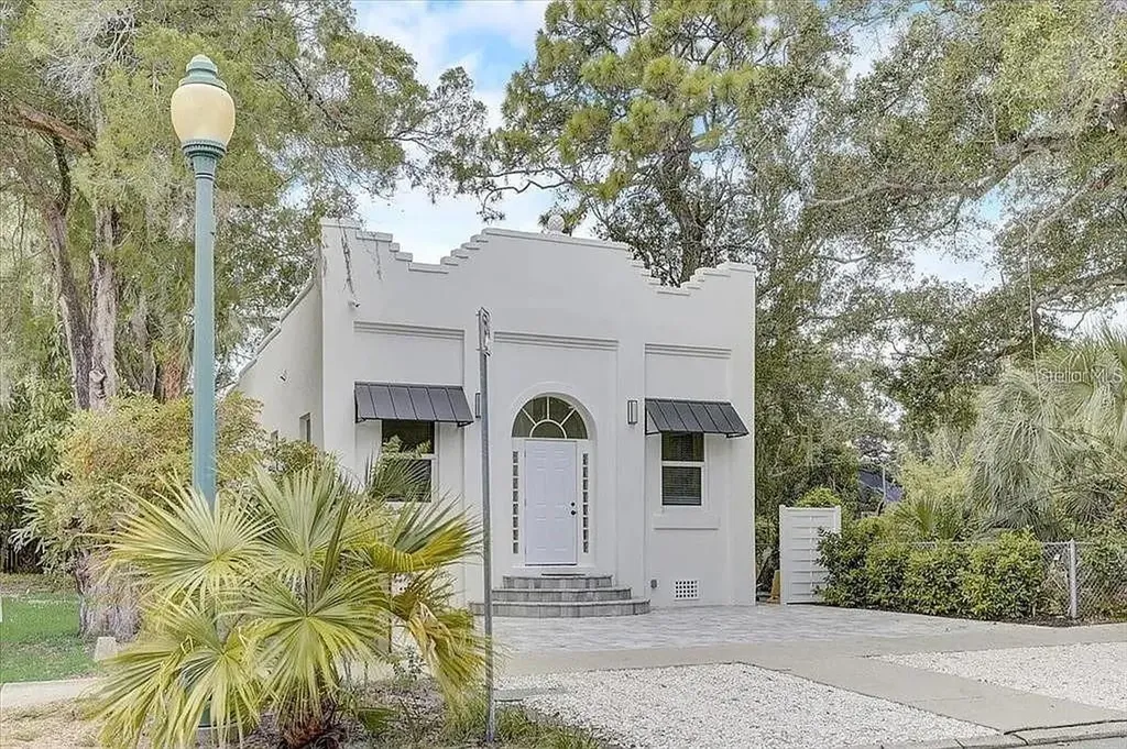 1862 6th Street Sarasota FL 34236