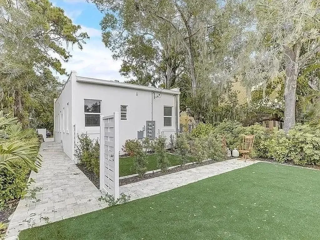 1862 6th Street Sarasota FL 34236