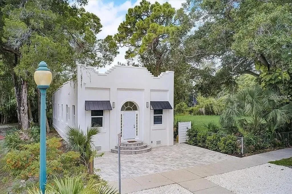 1862 6th Street Sarasota FL 34236