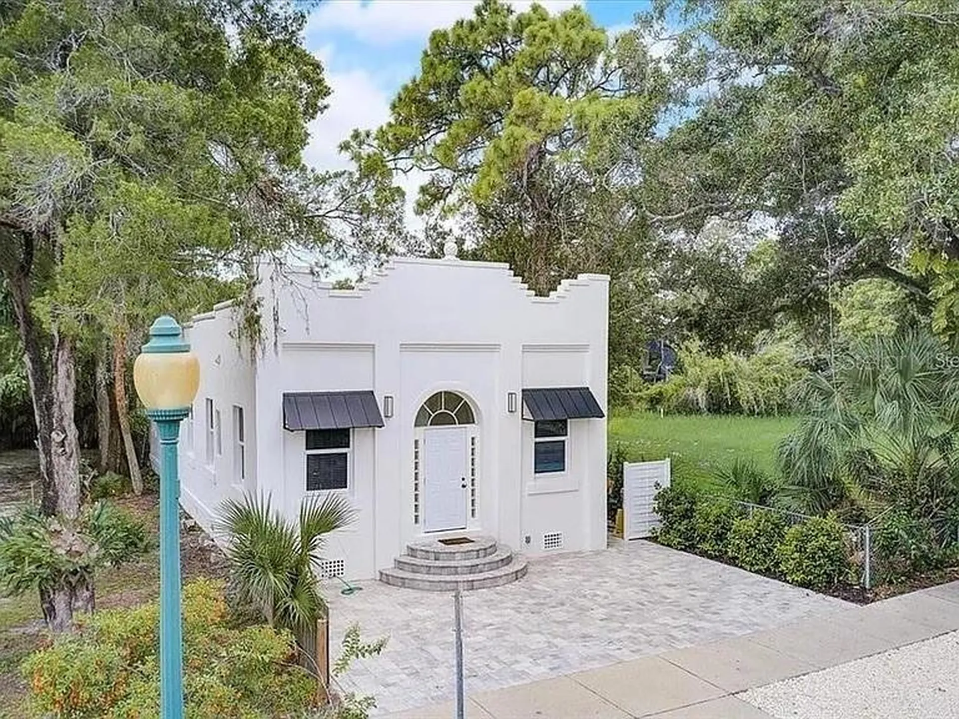 1862 6th Street Sarasota FL 34236