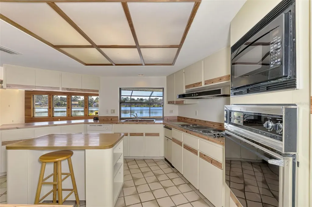 5028 Willow Leaf Way Sarasota FL 34241