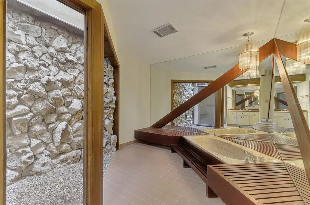 5028 Willow Leaf Way Sarasota FL 34241