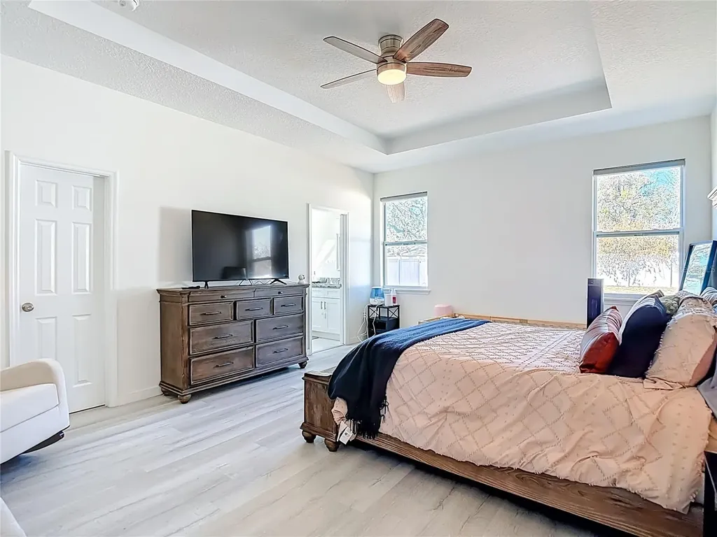 1747 S Oak Street Seffner FL 33584