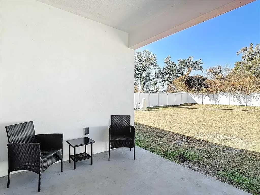 1747 S Oak Street Seffner FL 33584