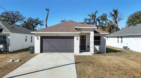 1747 S Oak Street Seffner FL 33584