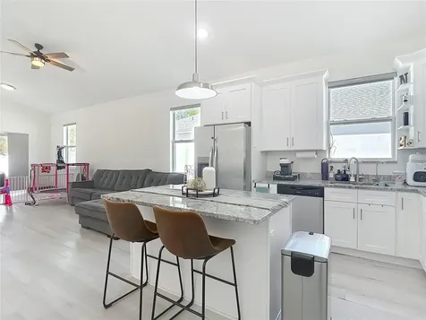 1747 S Oak Street Seffner FL 33584