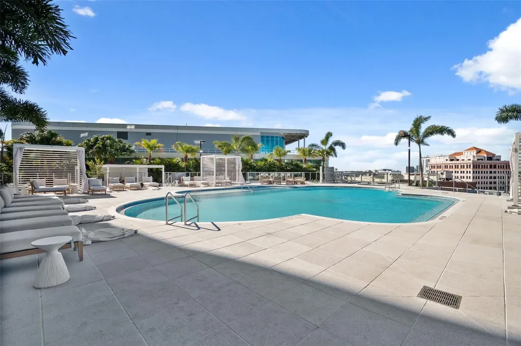 400 Central Avenue St Petersburg FL 33701