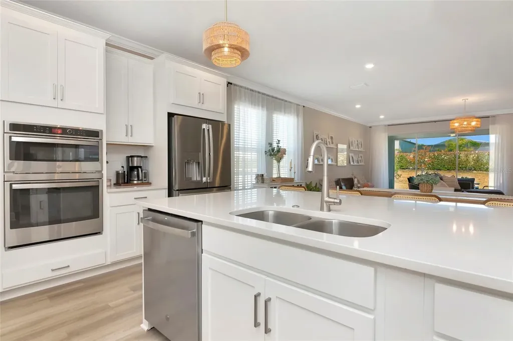 8516 Golden Dawn Court Sarasota FL 34241