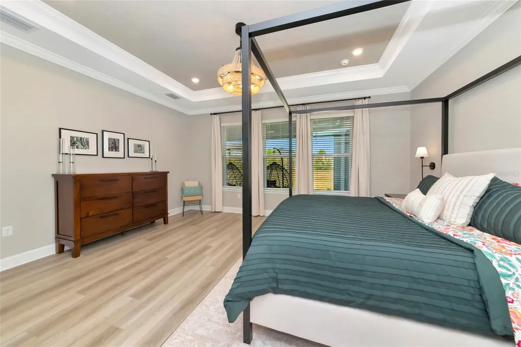 8516 Golden Dawn Court Sarasota FL 34241