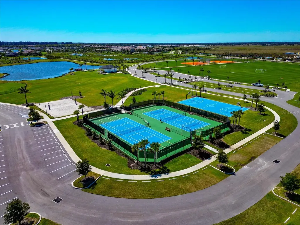 8516 Golden Dawn Court Sarasota FL 34241