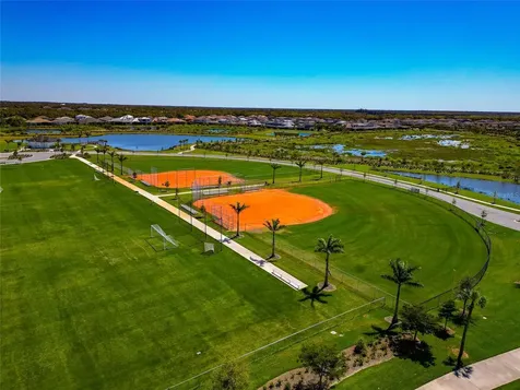 8516 Golden Dawn Court Sarasota FL 34241