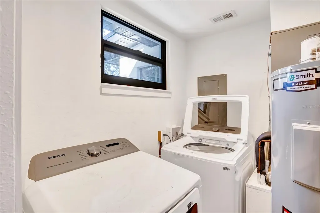 261 1st Street Chuluota FL 32766