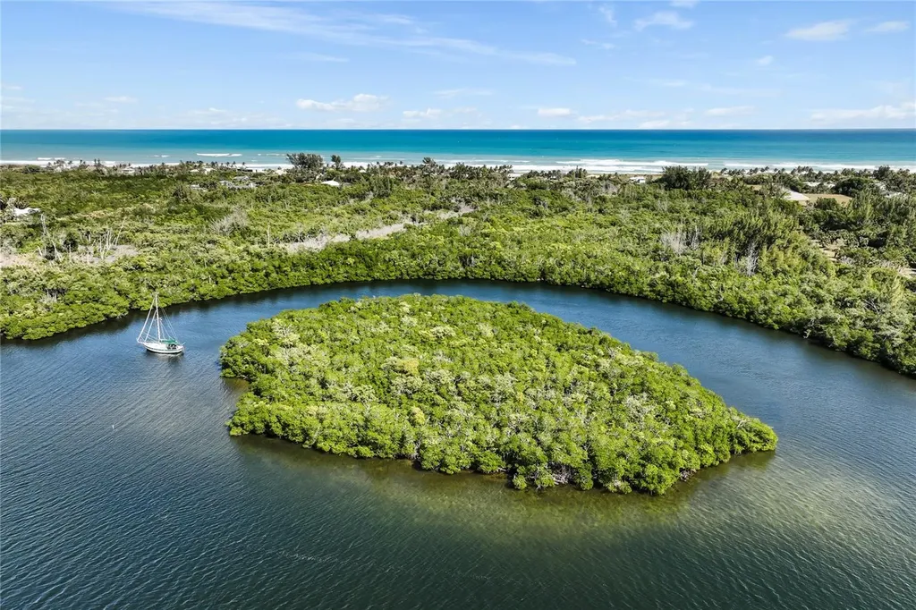 9058 SE Star Island Way Hobe Sound FL 33455