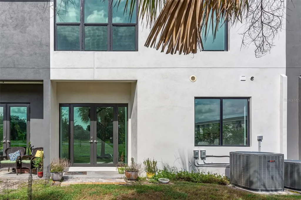 8713 Palm Ranches Place Tampa FL 33614