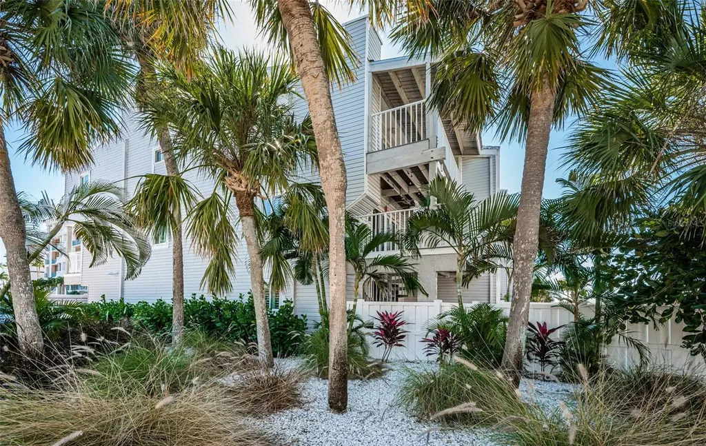 12274 1st Street W Treasure Island FL 33706