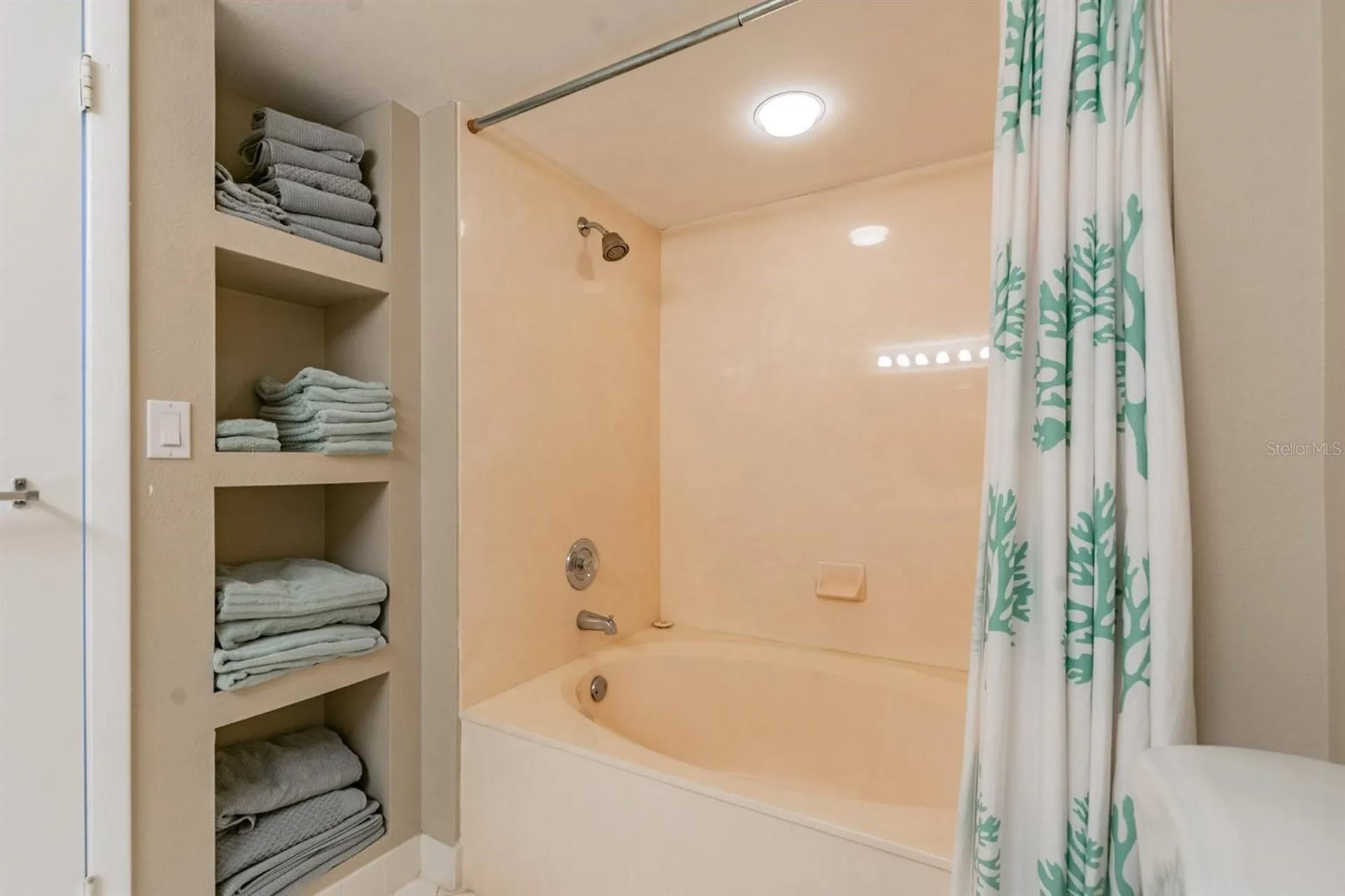 6081 Bahia Del Mar Circle St Petersburg FL 33715