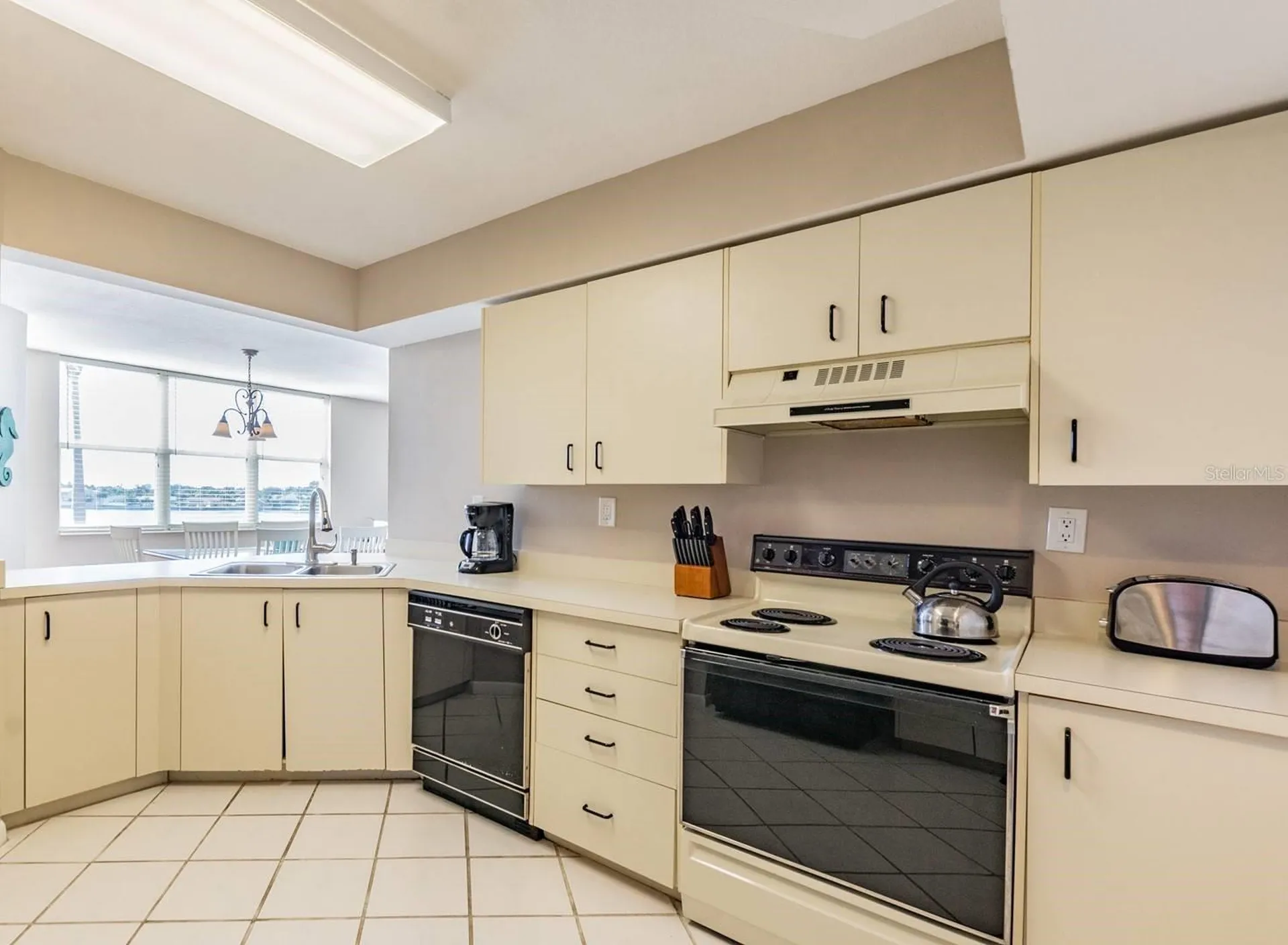 6081 Bahia Del Mar Circle St Petersburg FL 33715