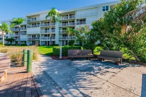 6081 Bahia Del Mar Circle St Petersburg FL 33715