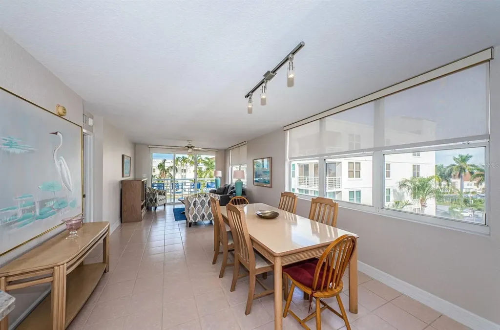 6061 Bahia Del Mar Circle St Petersburg FL 33715
