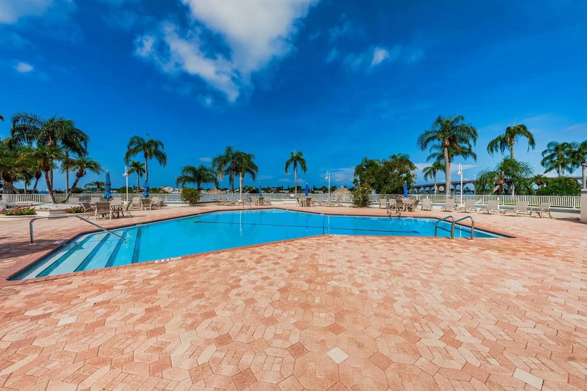 6061 Bahia Del Mar Circle St Petersburg FL 33715