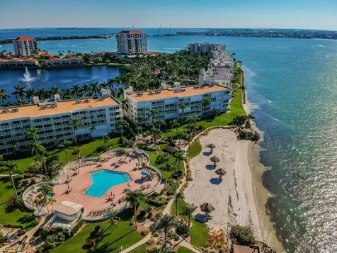 6061 Bahia Del Mar Circle St Petersburg FL 33715