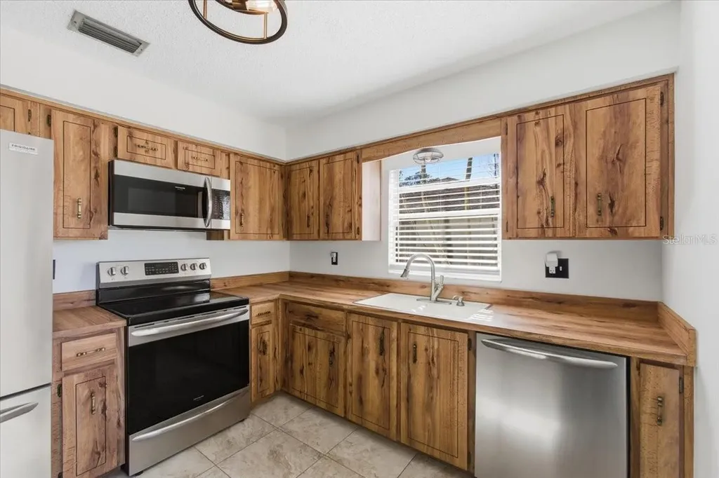 8 Berkshire Lane Palm Coast FL 32137