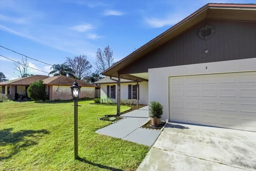 8 Berkshire Lane Palm Coast FL 32137