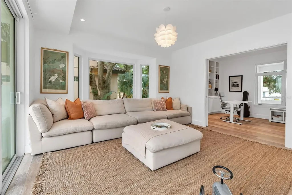1642 Arlington Street Sarasota FL 34239