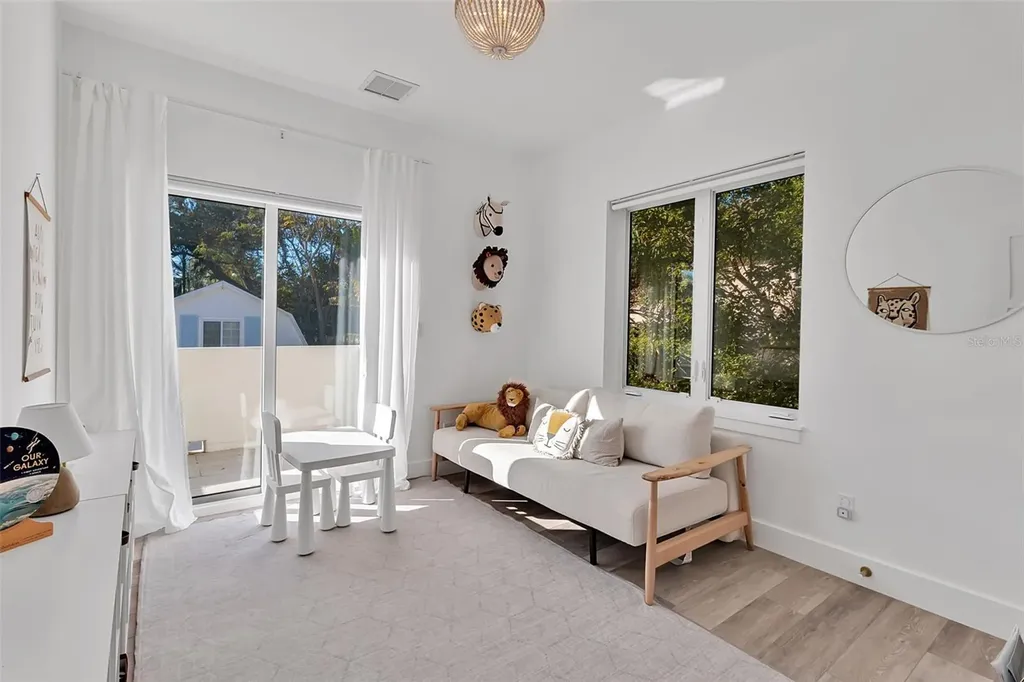 1642 Arlington Street Sarasota FL 34239