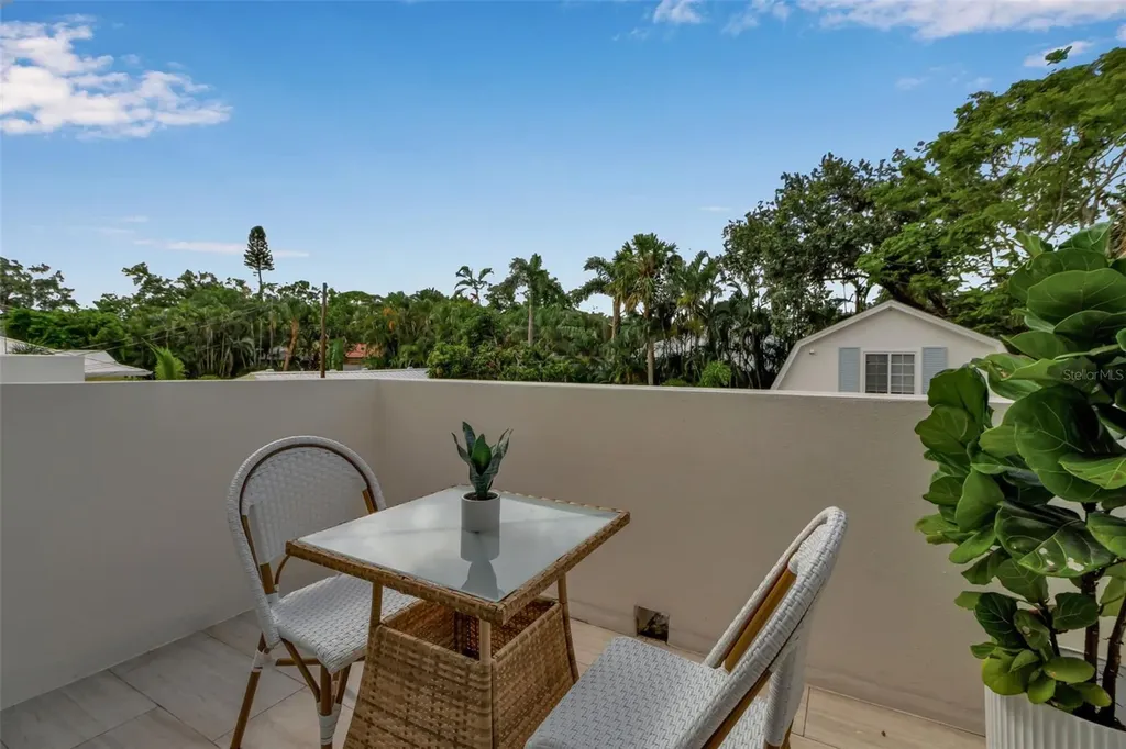 1642 Arlington Street Sarasota FL 34239