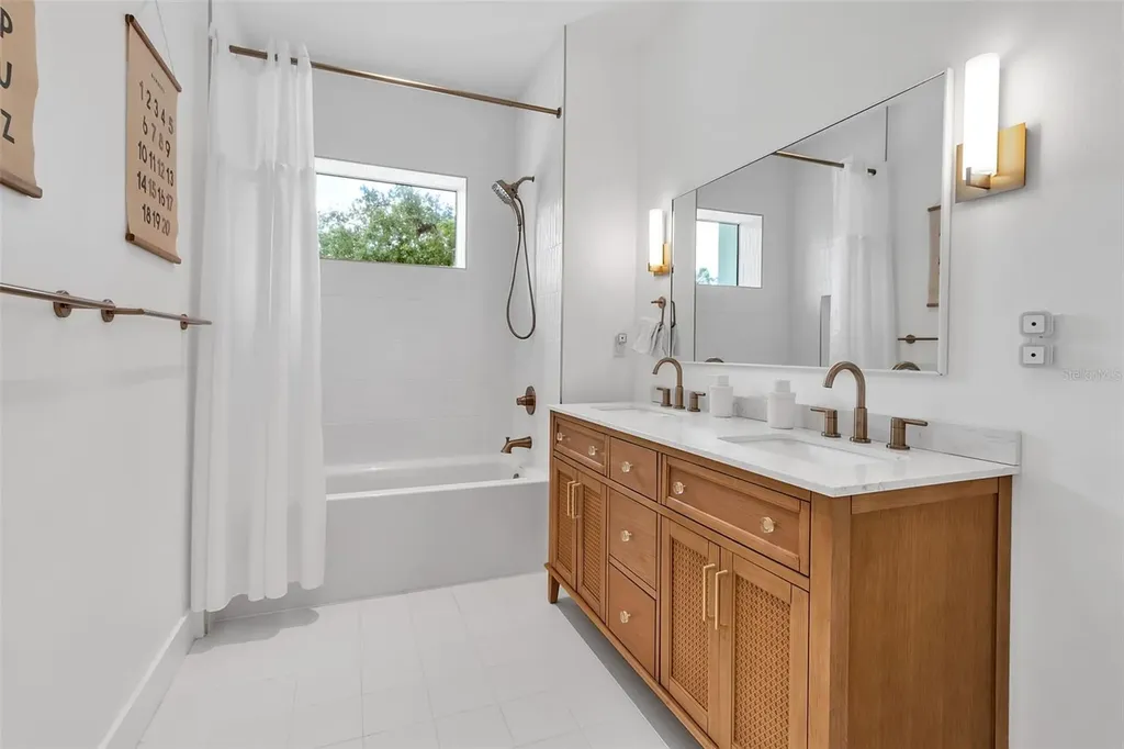 1642 Arlington Street Sarasota FL 34239