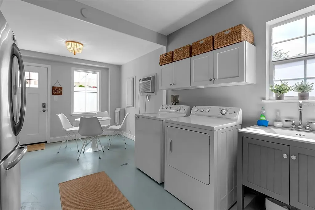 1642 Arlington Street Sarasota FL 34239