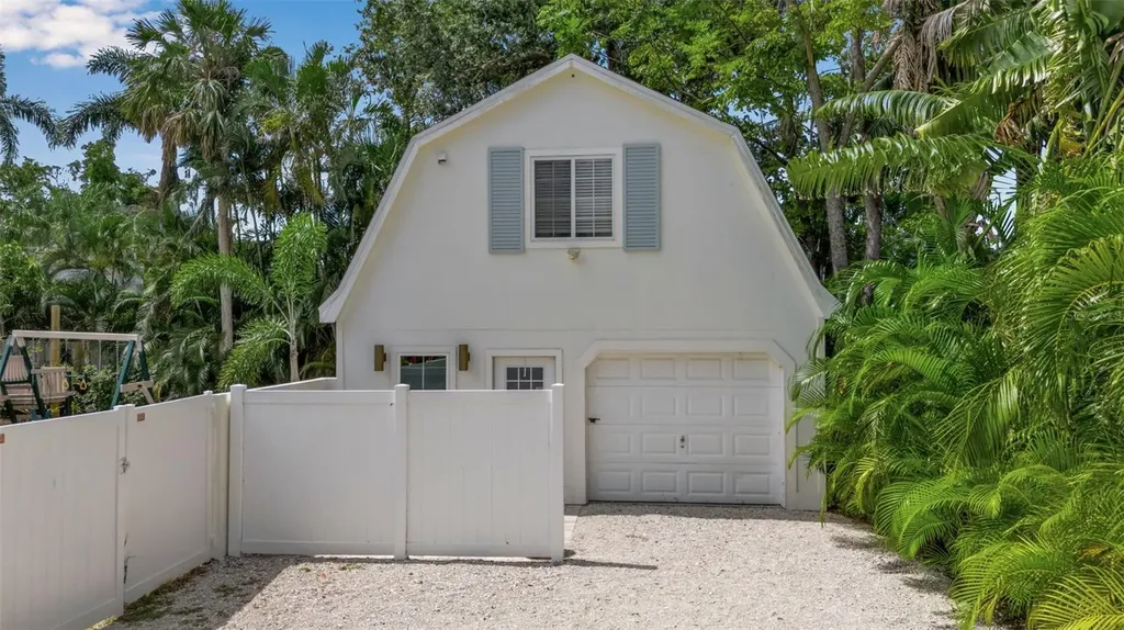 1642 Arlington Street Sarasota FL 34239