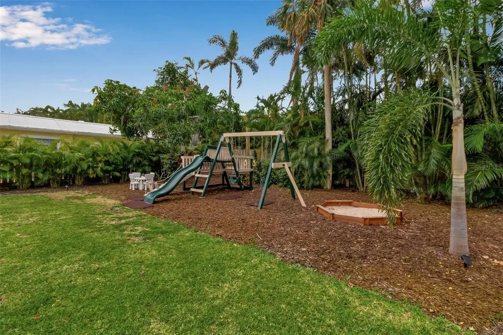 1642 Arlington Street Sarasota FL 34239