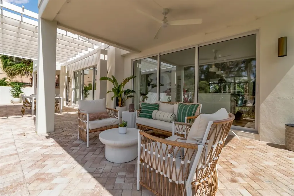 1642 Arlington Street Sarasota FL 34239