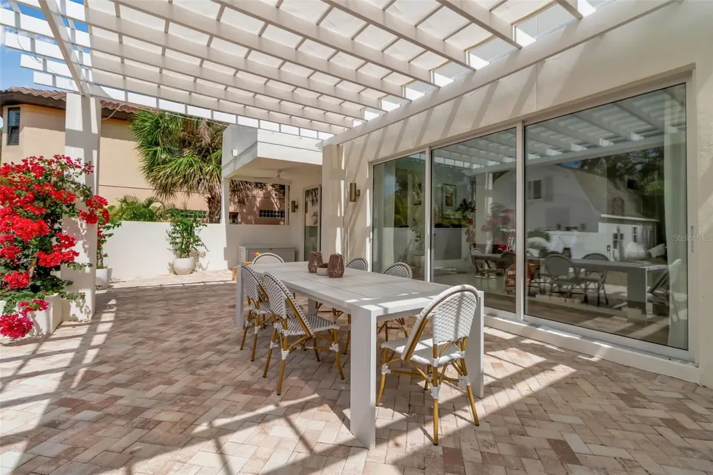 1642 Arlington Street Sarasota FL 34239