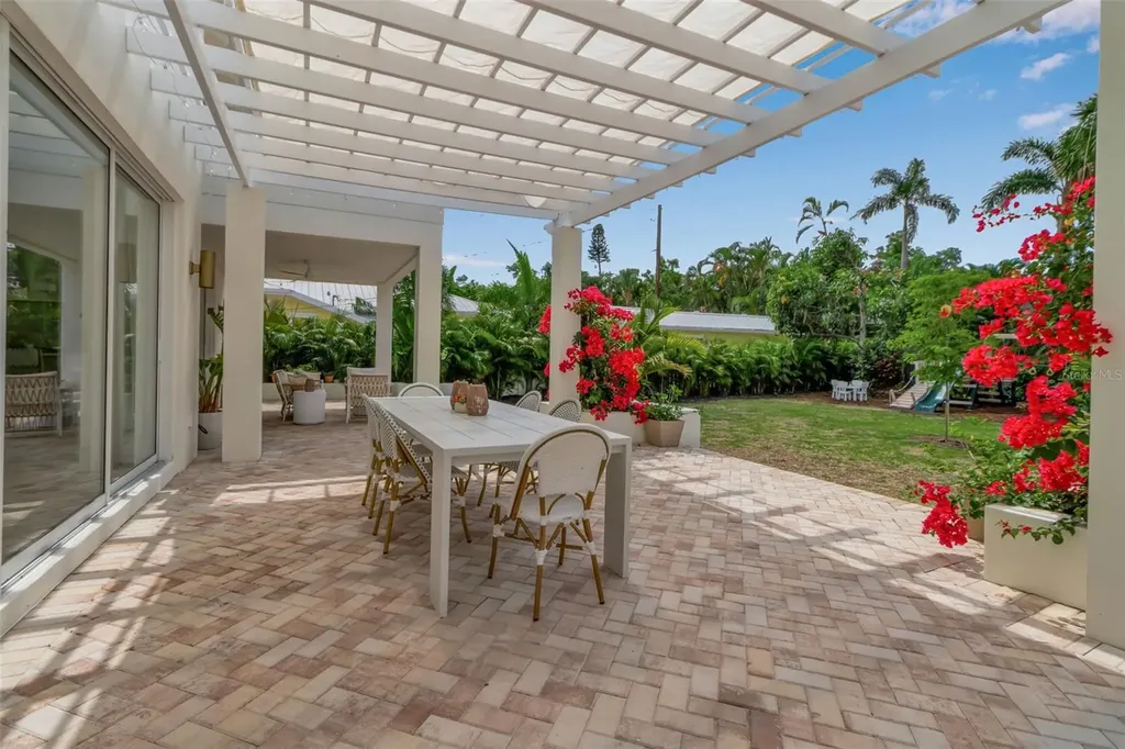 1642 Arlington Street Sarasota FL 34239