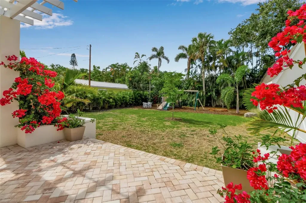 1642 Arlington Street Sarasota FL 34239