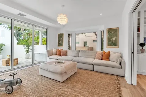 1642 Arlington Street Sarasota FL 34239