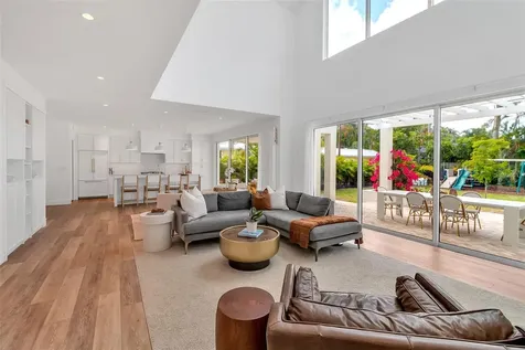 1642 Arlington Street Sarasota FL 34239