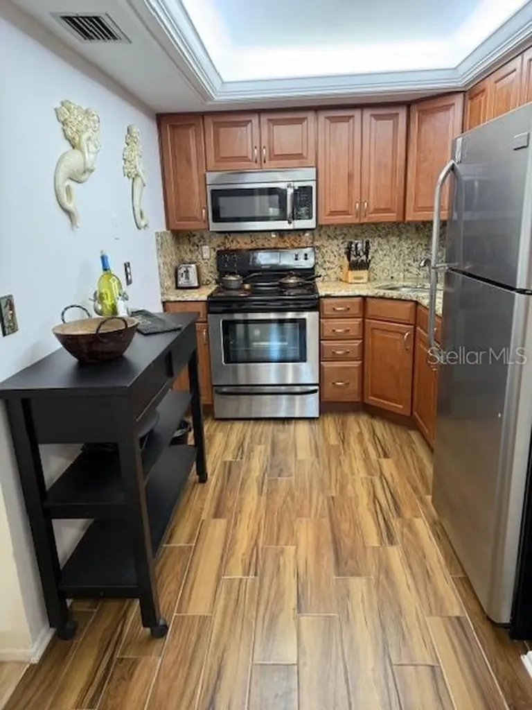 1051 79th Avenue N St Petersburg FL 33702