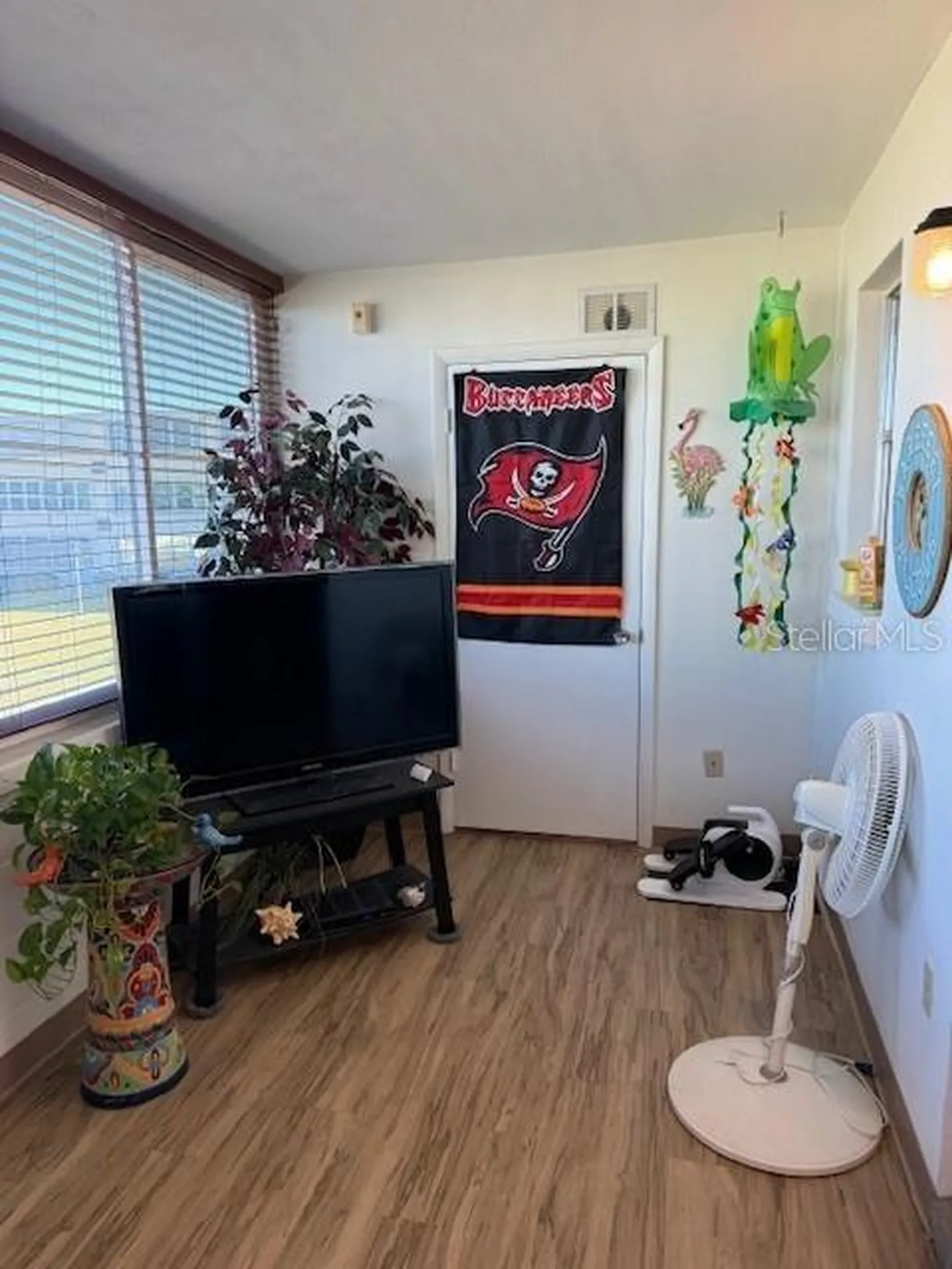 1051 79th Avenue N St Petersburg FL 33702