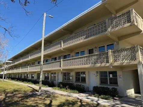 1051 79th Avenue N St Petersburg FL 33702