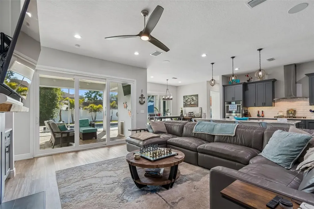 1516 Grandview Drive Tarpon Springs FL 34689